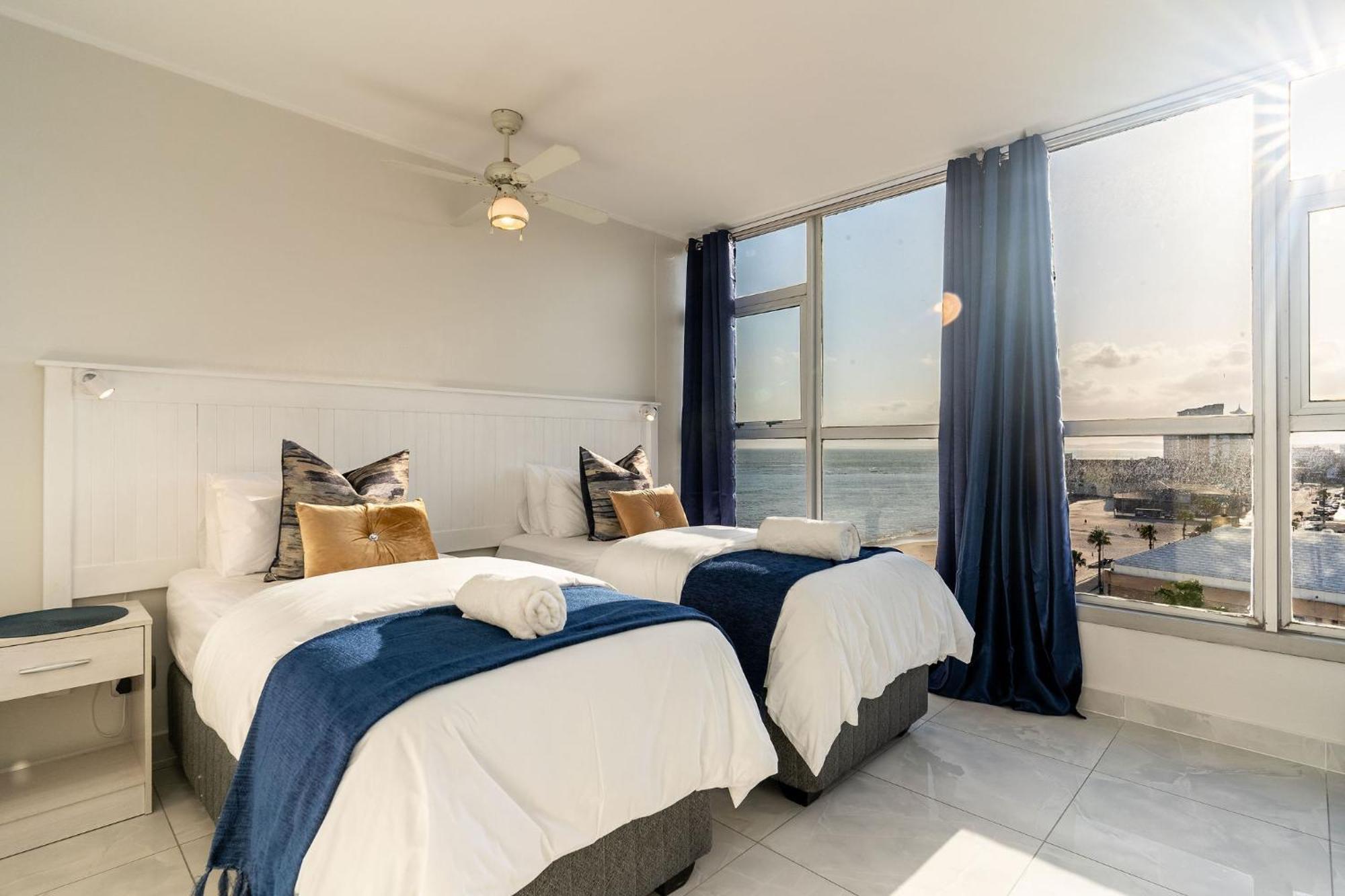 Ashley On Beach Strand Rom bilde